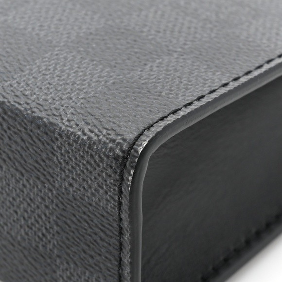 Louis Vuitton Limited Edition Wild Animals Wearable Wallet – Pre-Loved - Picture 8 of 14